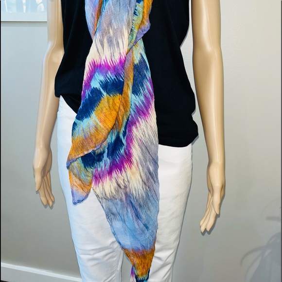 Vibrant Scarf - Picture 5 of 5